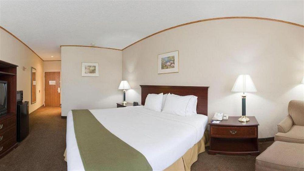 Comfort Inn & Suites Junction City - Near Fort Riley Buitenkant foto