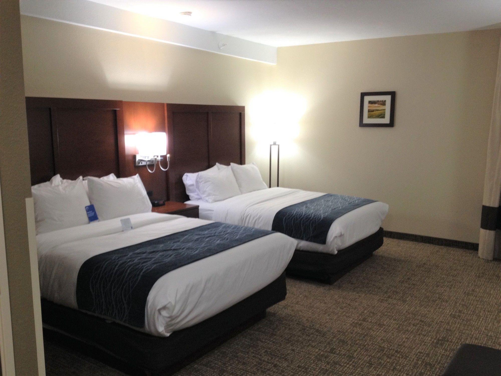 Comfort Inn & Suites Junction City - Near Fort Riley Buitenkant foto