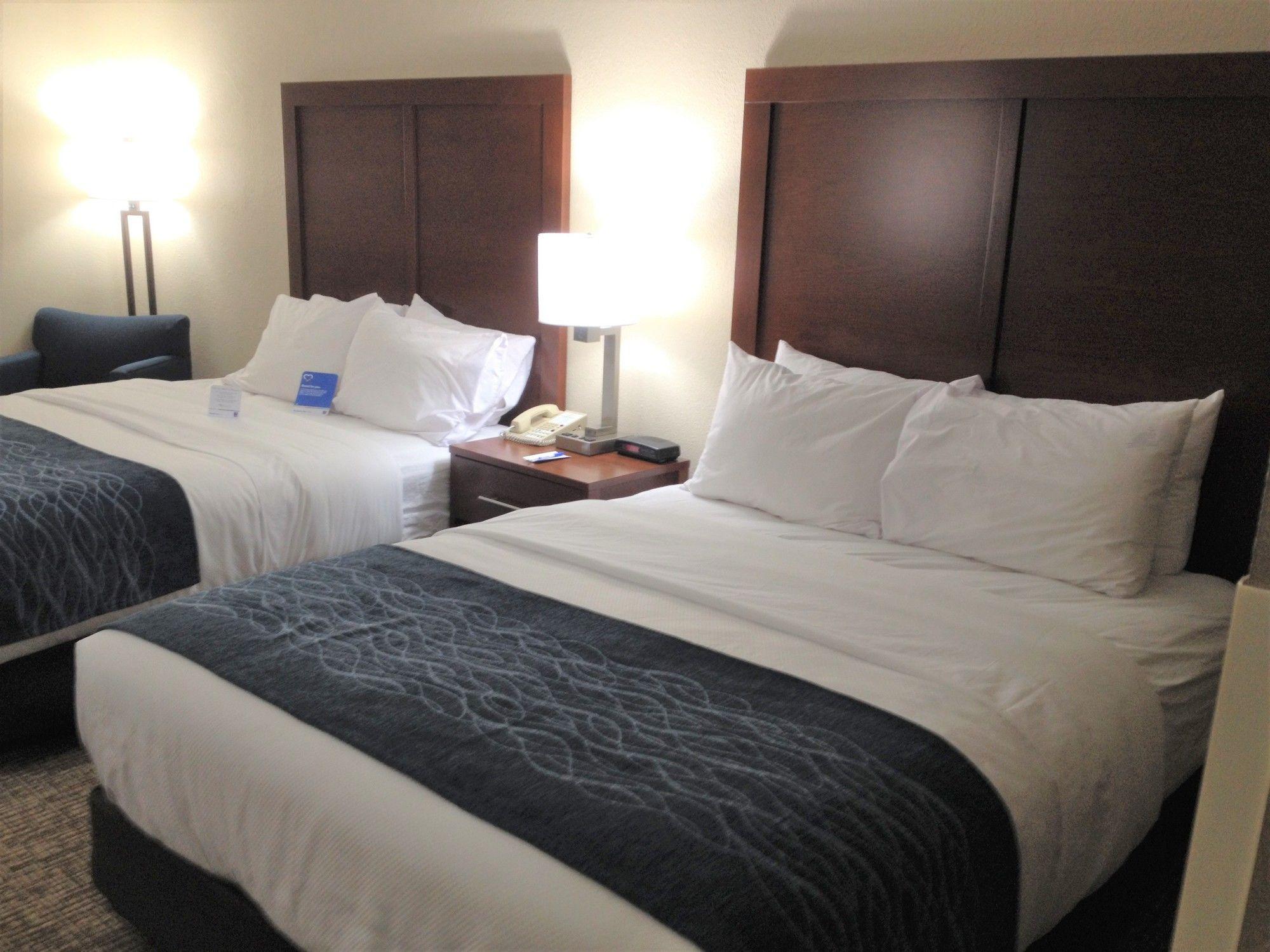 Comfort Inn & Suites Junction City - Near Fort Riley Buitenkant foto