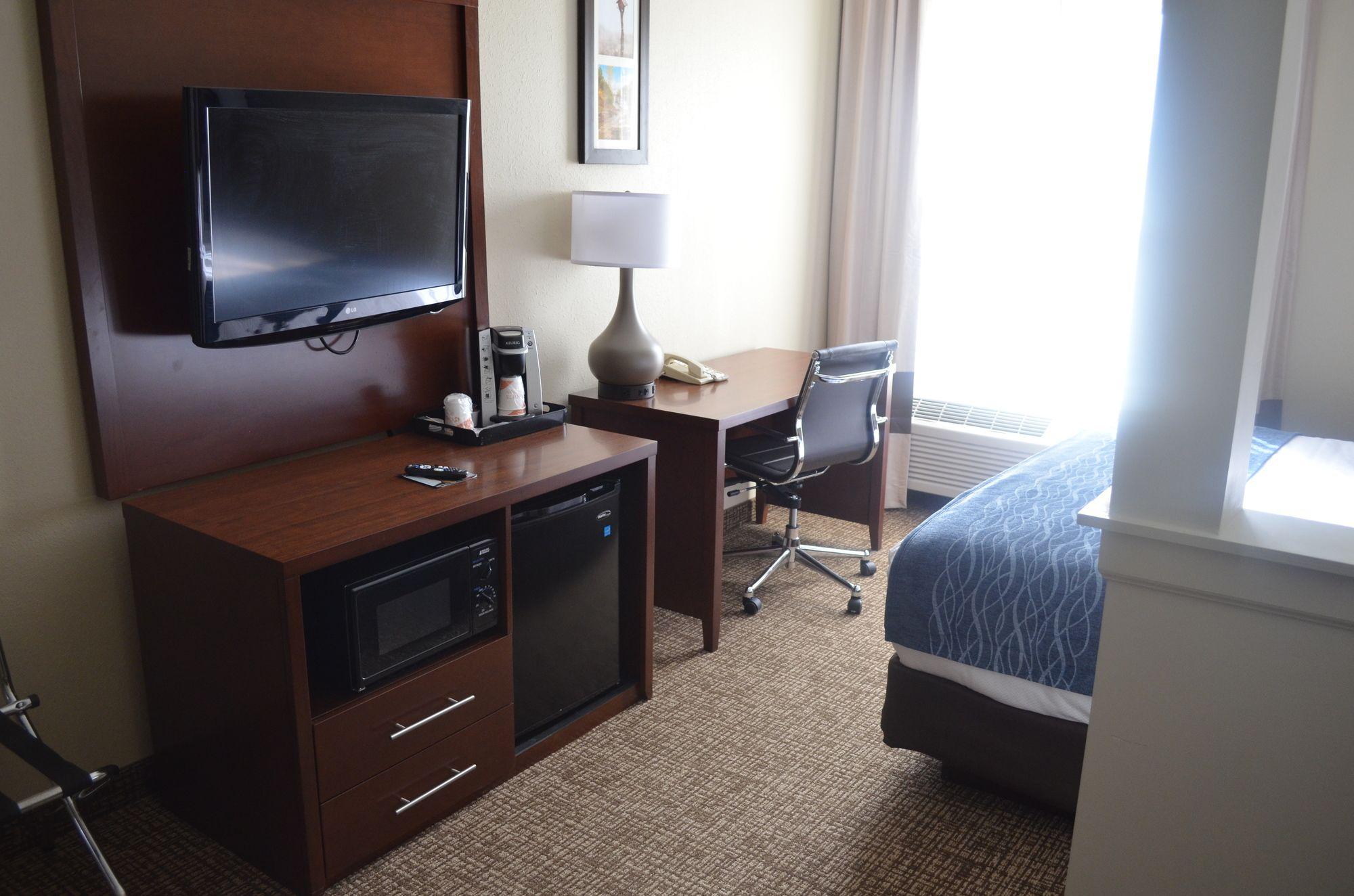 Comfort Inn & Suites Junction City - Near Fort Riley Buitenkant foto