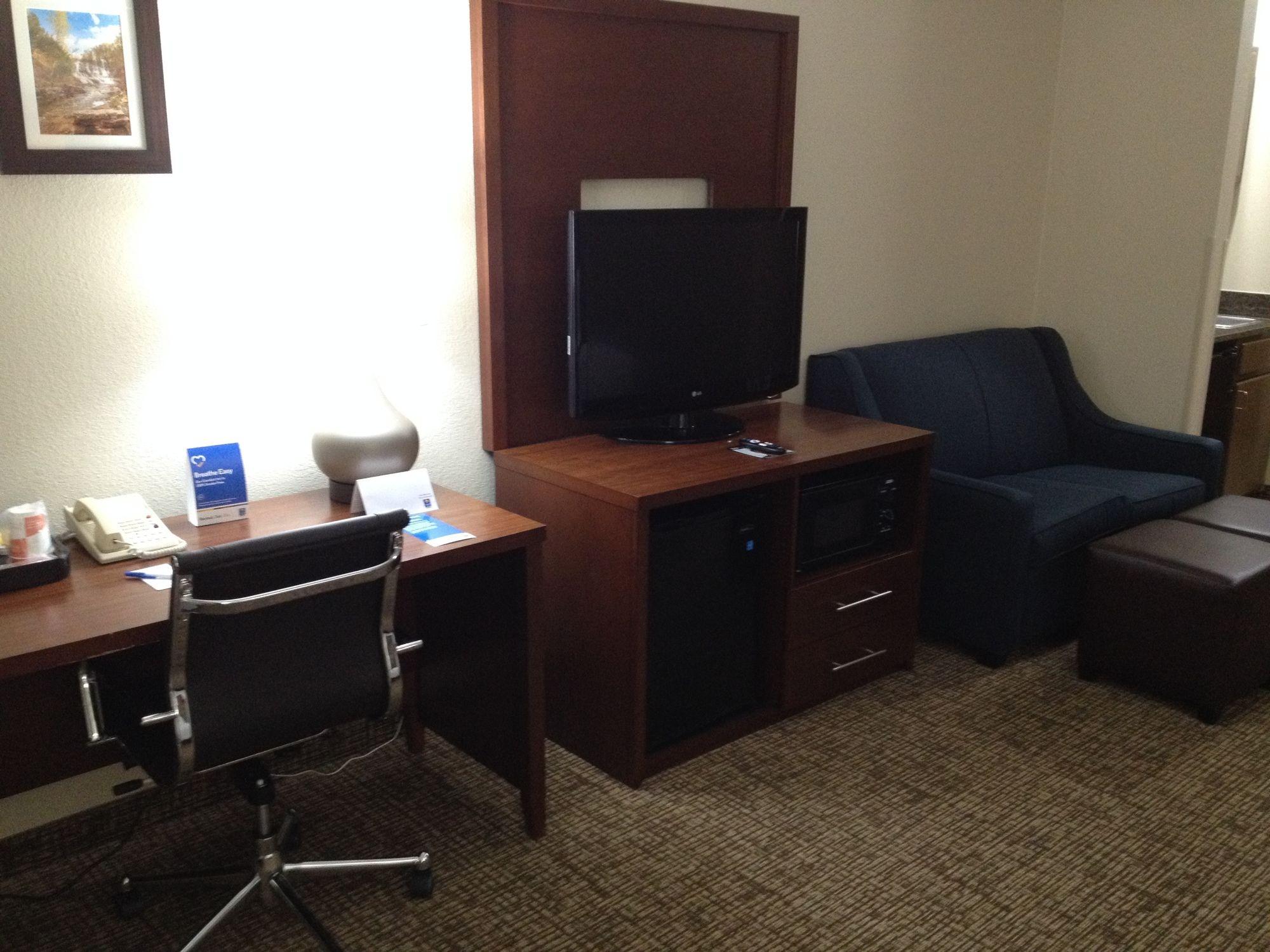 Comfort Inn & Suites Junction City - Near Fort Riley Buitenkant foto