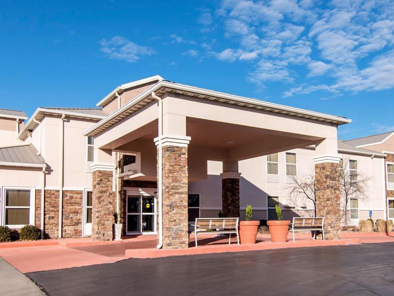 Comfort Inn & Suites Junction City - Near Fort Riley Buitenkant foto