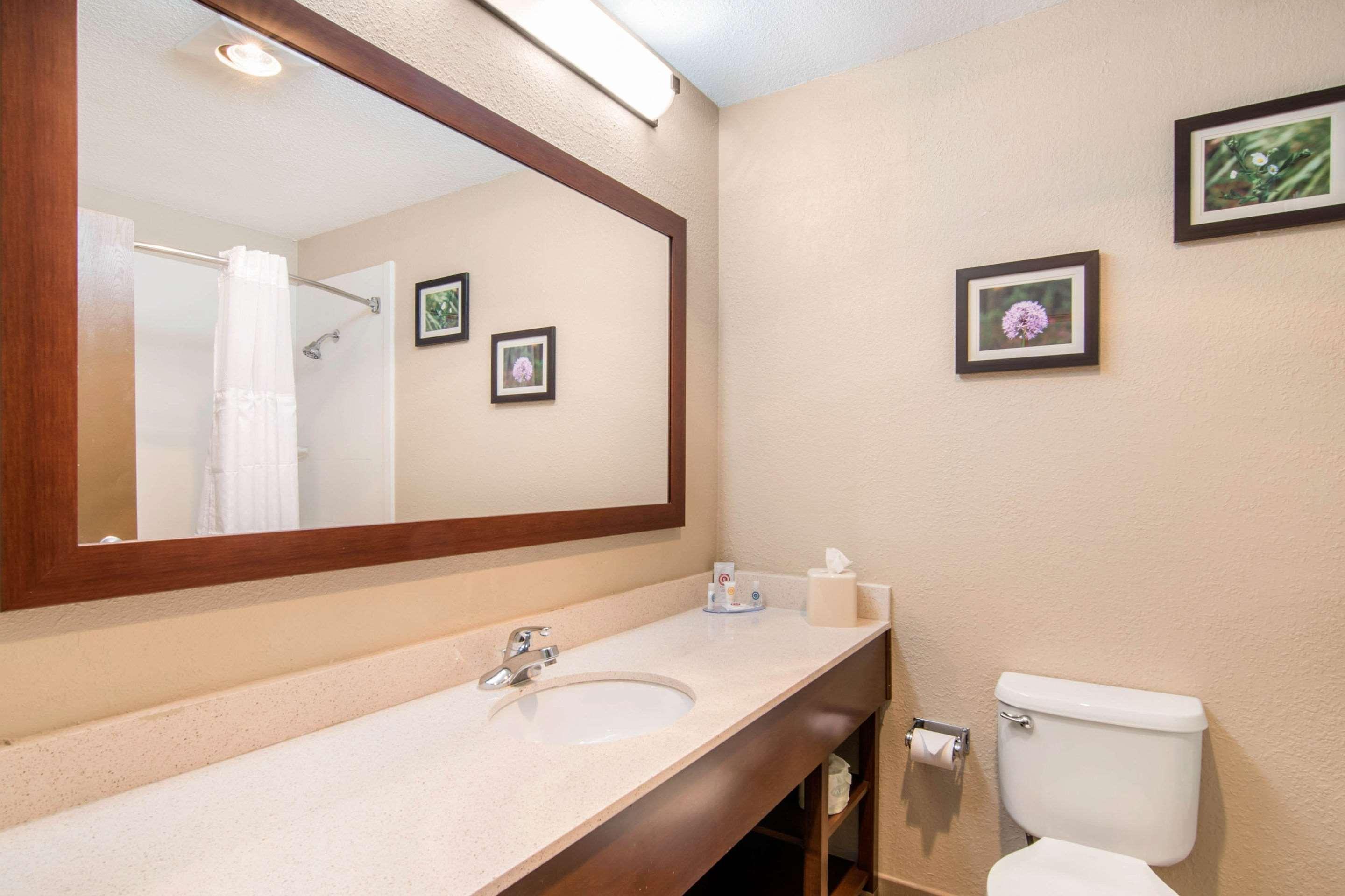 Comfort Inn & Suites Junction City - Near Fort Riley Buitenkant foto