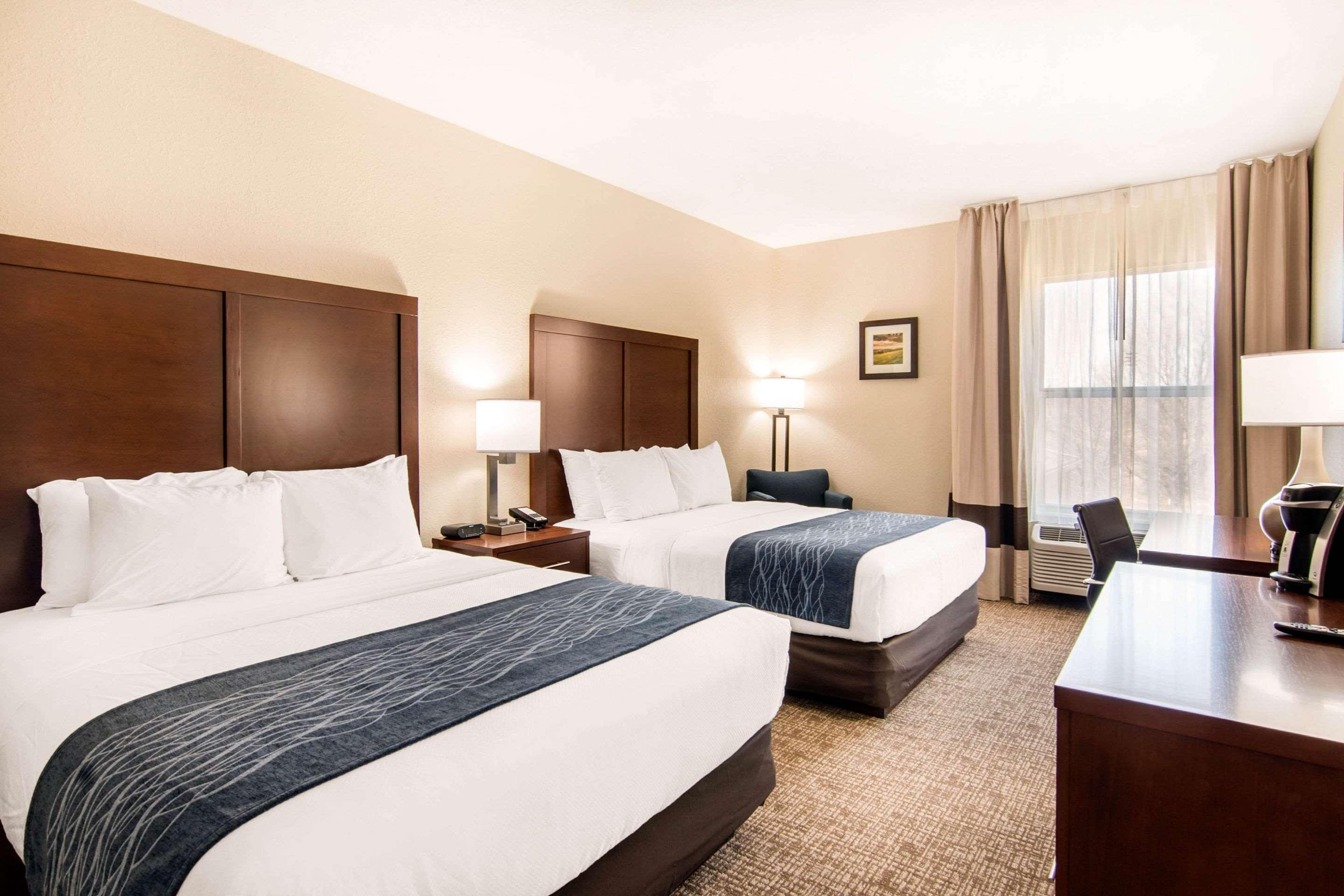 Comfort Inn & Suites Junction City - Near Fort Riley Buitenkant foto