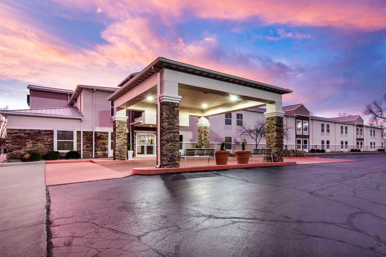 Comfort Inn & Suites Junction City - Near Fort Riley Buitenkant foto