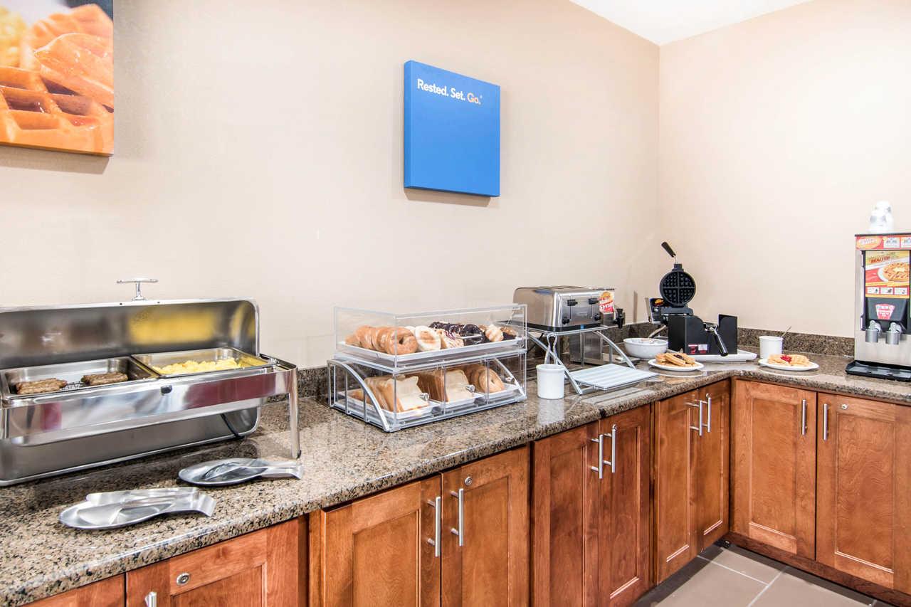 Comfort Inn & Suites Junction City - Near Fort Riley Buitenkant foto