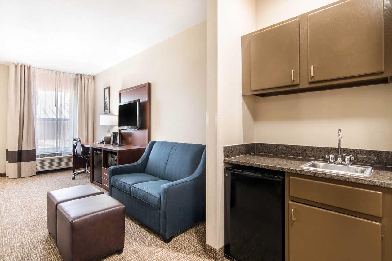 Comfort Inn & Suites Junction City - Near Fort Riley Buitenkant foto