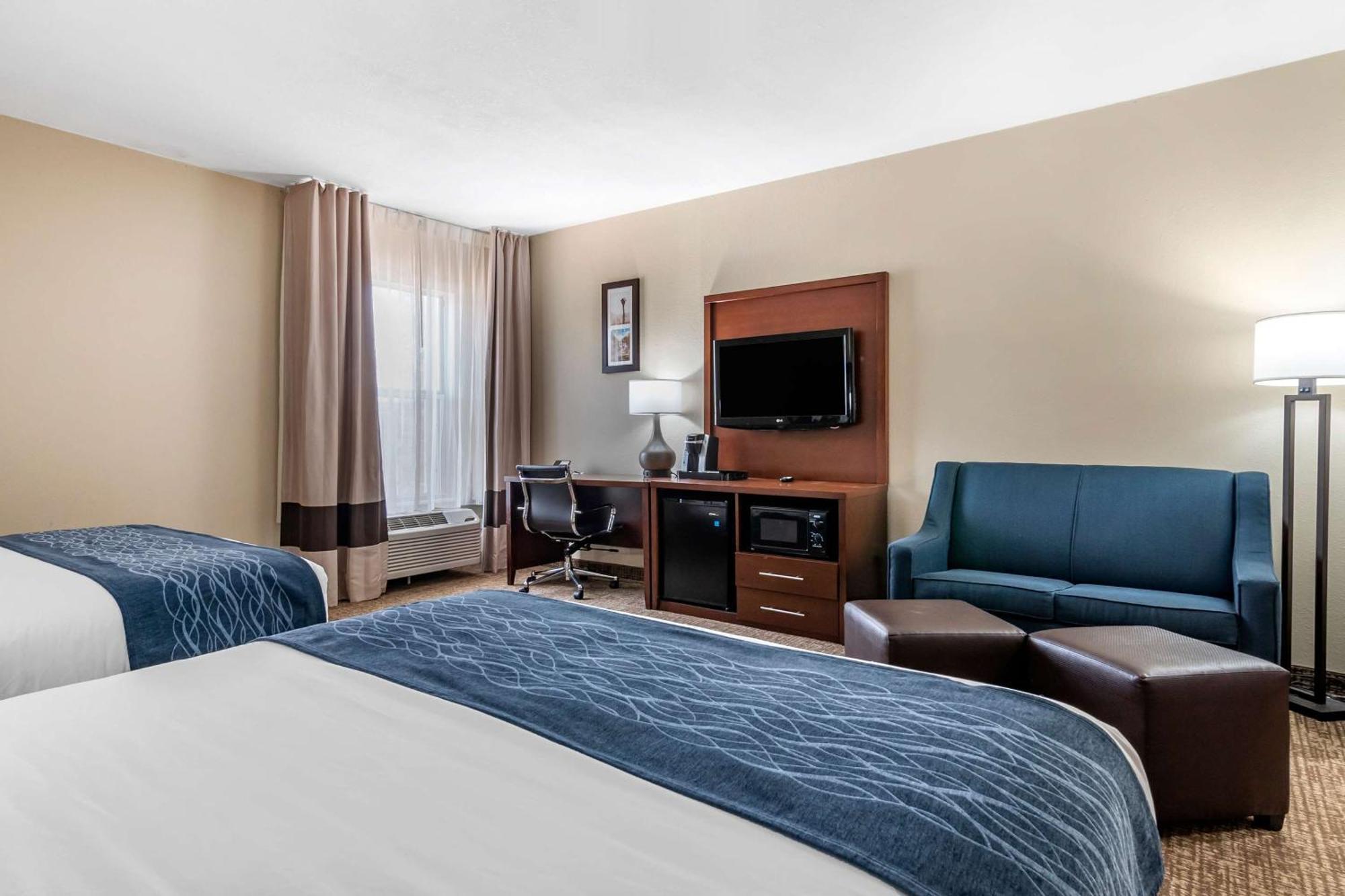 Comfort Inn & Suites Junction City - Near Fort Riley Buitenkant foto