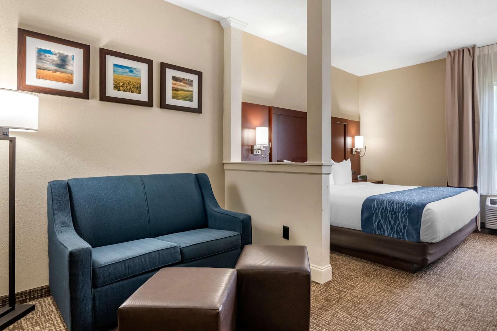 Comfort Inn & Suites Junction City - Near Fort Riley Buitenkant foto