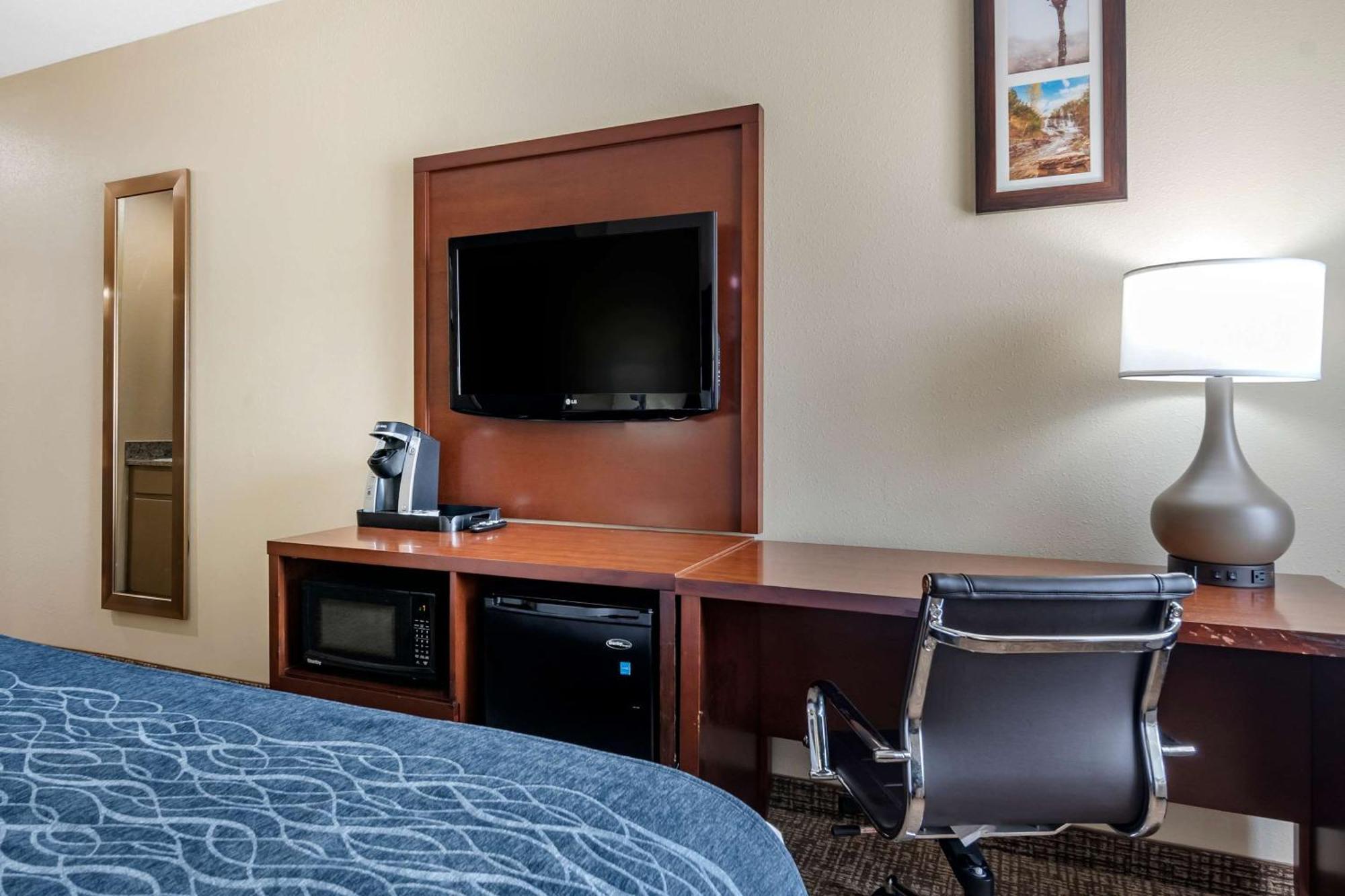 Comfort Inn & Suites Junction City - Near Fort Riley Buitenkant foto