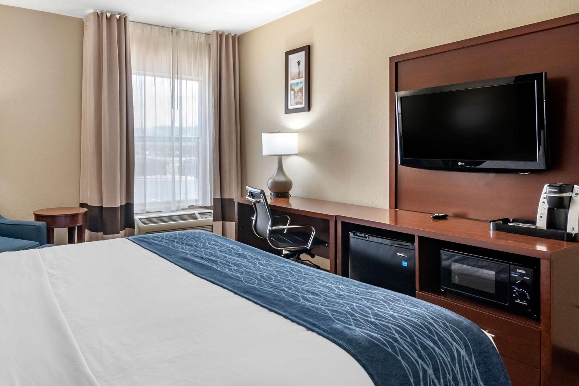 Comfort Inn & Suites Junction City - Near Fort Riley Buitenkant foto